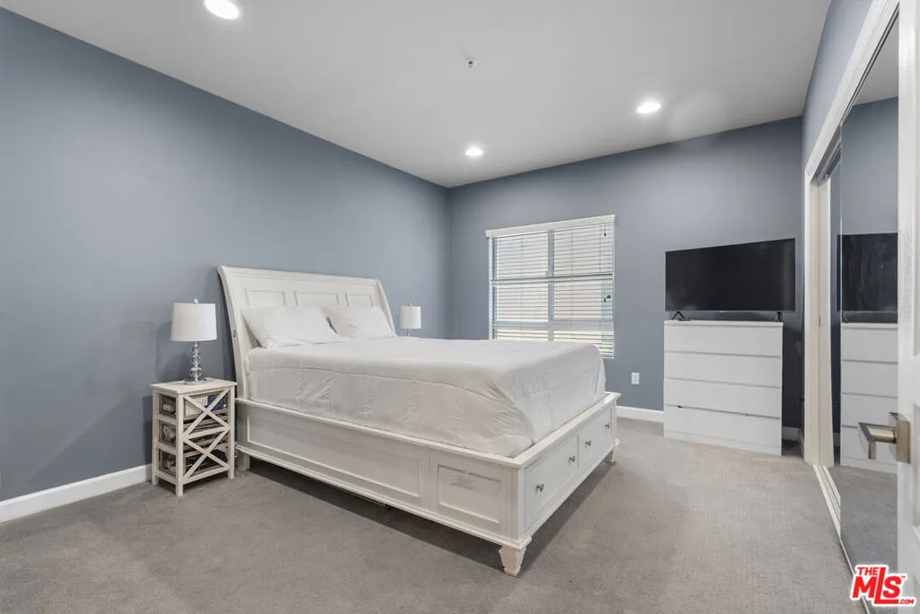 2321 W 10th Street 305, Los Angeles, California 90006 home-pic-14